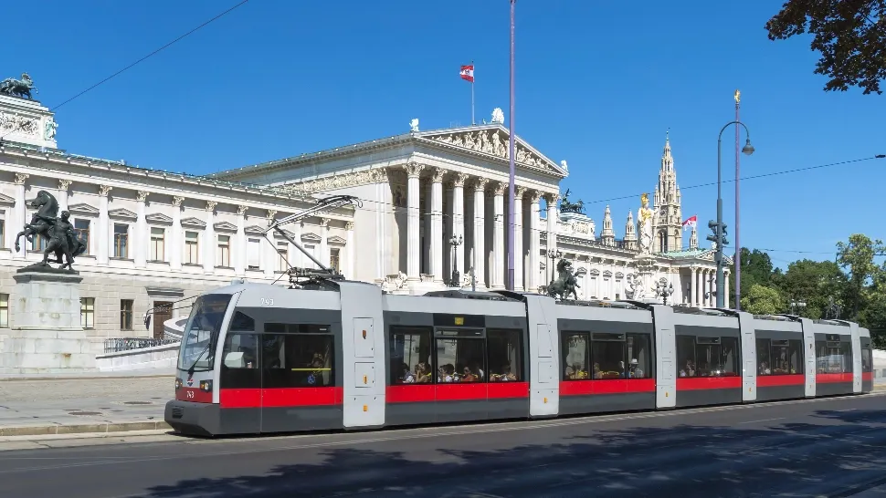 O destinație turistică iubită de români dublează taxa de turism. Hotelierii se tem că numărul vizitatorilor va scădea