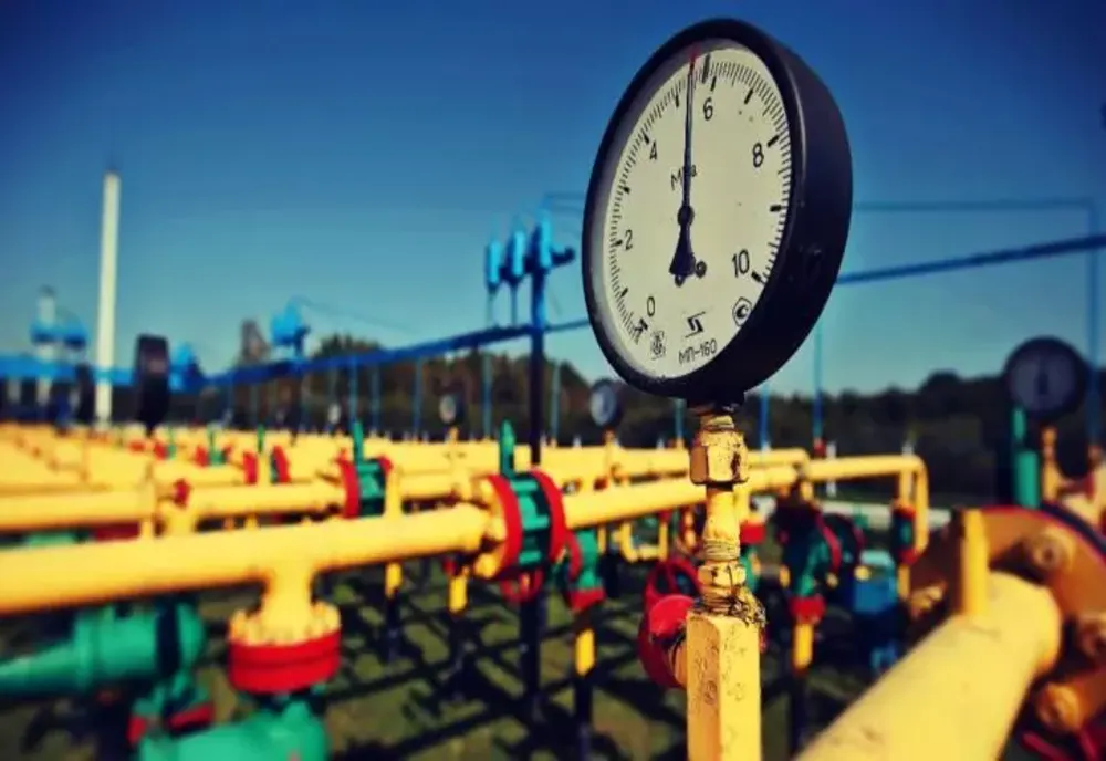 Scurgeri însemnate de gaz după ce o conductă a fost spartă accidental, în timpul unor lucrări - 120 de persoane, evacuate de urgență