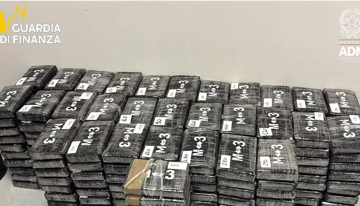 Captură record de cocaină în Italia: 770 kg ascunse printre banane. Droguri de 250 de milioane de euro