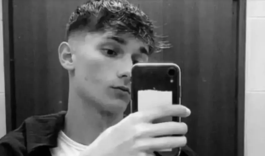 Român mort în Italia, după ce s-a izbit cu scuterul de un copac