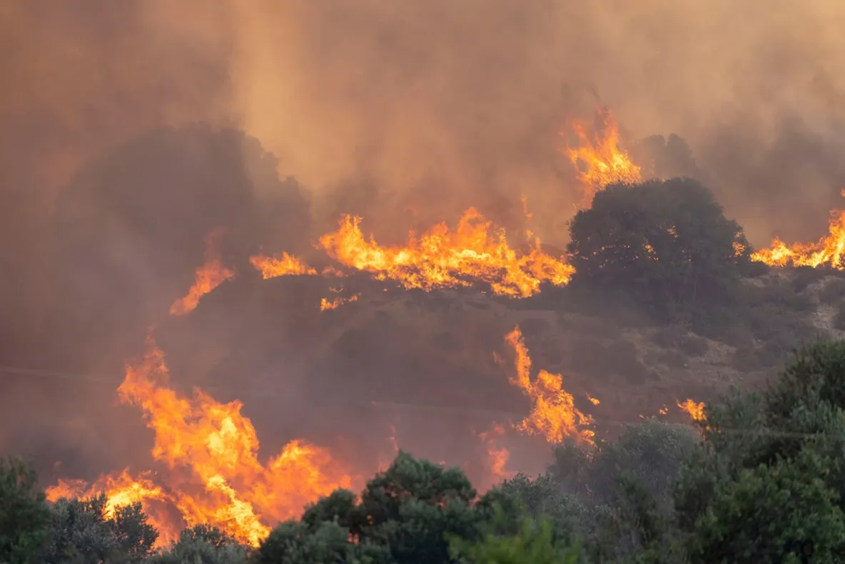 MAE, atenționare de călătorie pentru români. Stare de urgență în Serbia din cauza incendiilor de vegetație