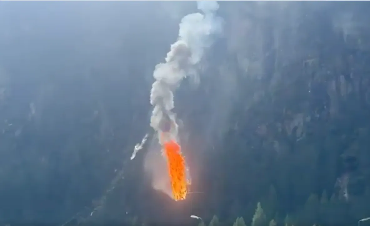 Două persoane au murit în nordul Italiei după ce giroplanul în care se aflau a lovit cablurile unui teleferic