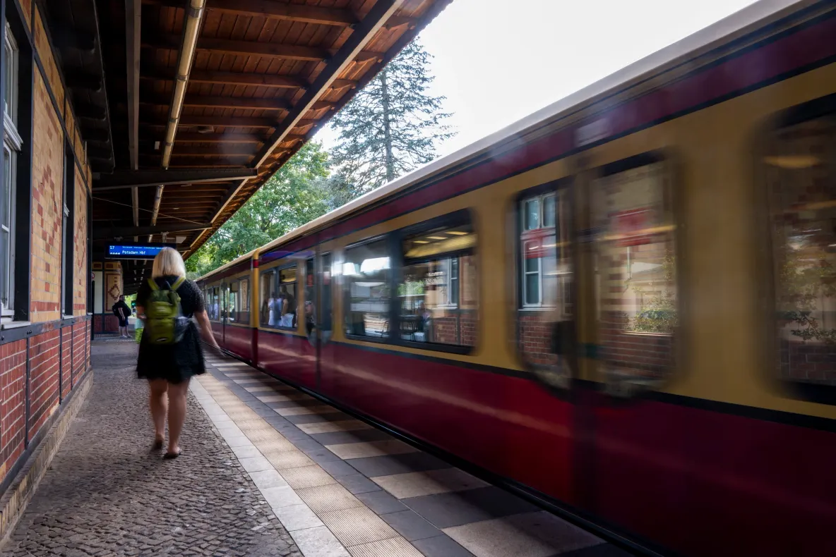 Explozie într-o gară din Germania, la 55 km de München. Doi răniți