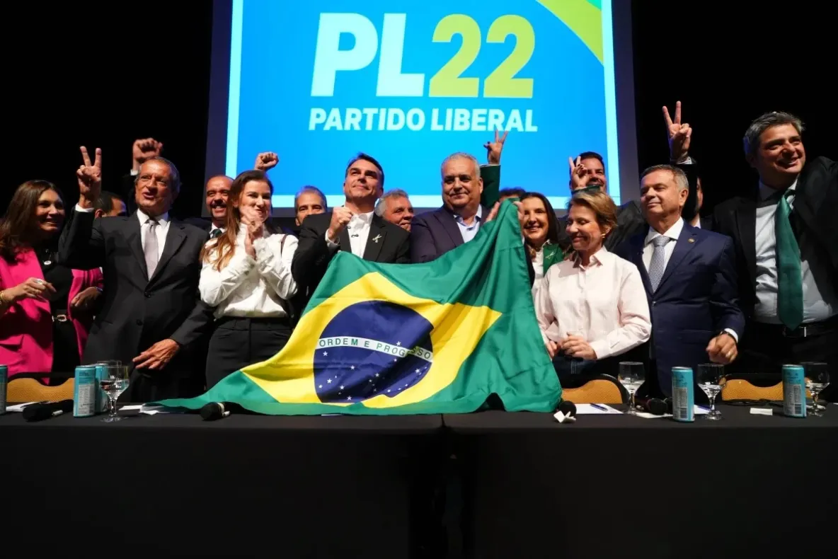 Flávio Bolsonaro și Lula se confruntă în turul al doilea al alegerilor prezidențiale din Brazilia