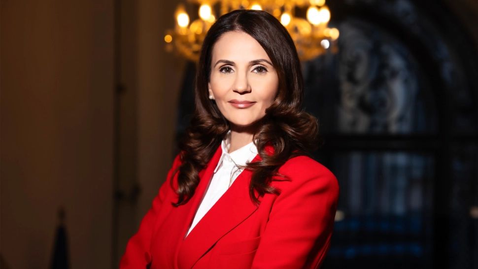 Anca Alexandrescu: „Ilie Bolojan își face o campanie de tip Ceaușescu”