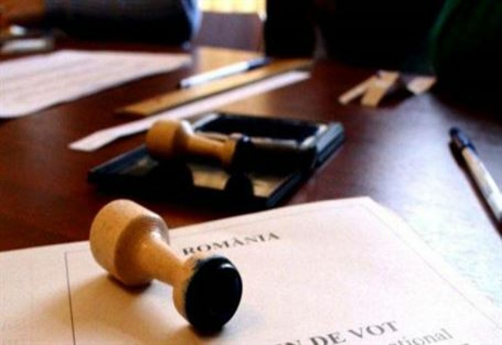 Sondaj INSOMAR. Ce cred românii despre coaliția de guvernare din țara noastră și cum va fi influențată România de alegerile din SUA