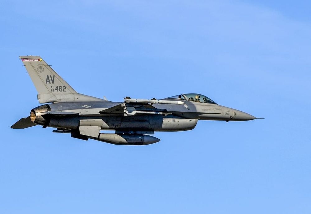 Noi ajutoare pe frontul de est. Olanda trimite 18 avioane de luptă F16 Ucrainei