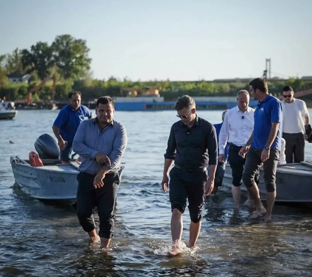 Scufundarea barjelor în Dunăre, varianta maghiară. Peter Magyar, în centrul atenției FOTO