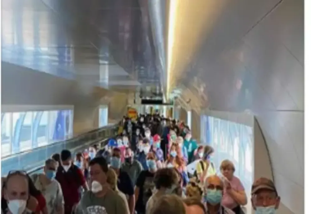 Haos la Aeroportul Heathrow, din Londra, după ce mai multe persoane au fost rănite într-un atac cu spray iritant