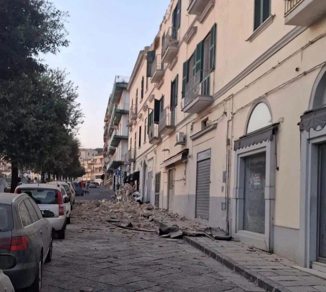 Cutremur lângă Napoli