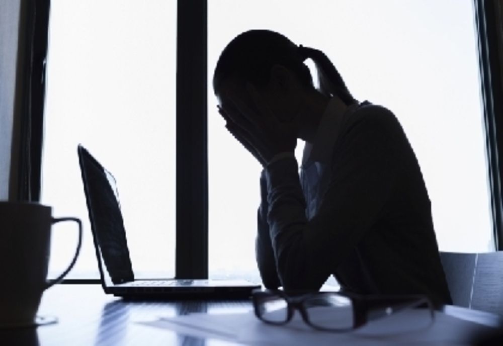 Întoarcerea la birou sau lucrul de la distanță? Care sunt beneficiile și dezavantajele?