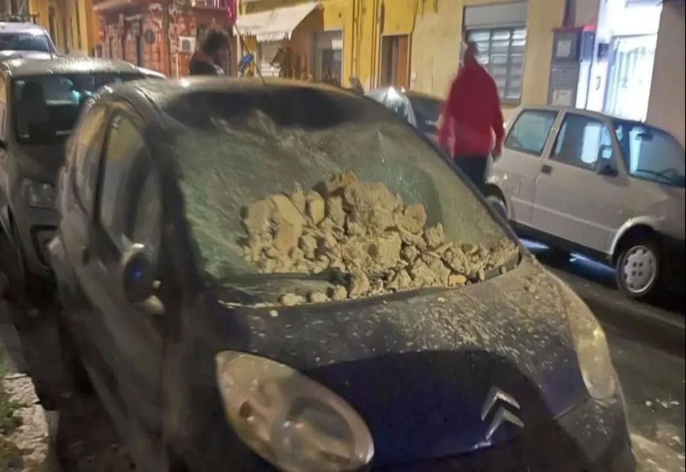 CUTREMUR DE 4,4 ÎN NAPOLI: OAMENII AU PETRECUT NOAPTEA PE STRĂZI, PAGUBE SEMNIFICATIVE