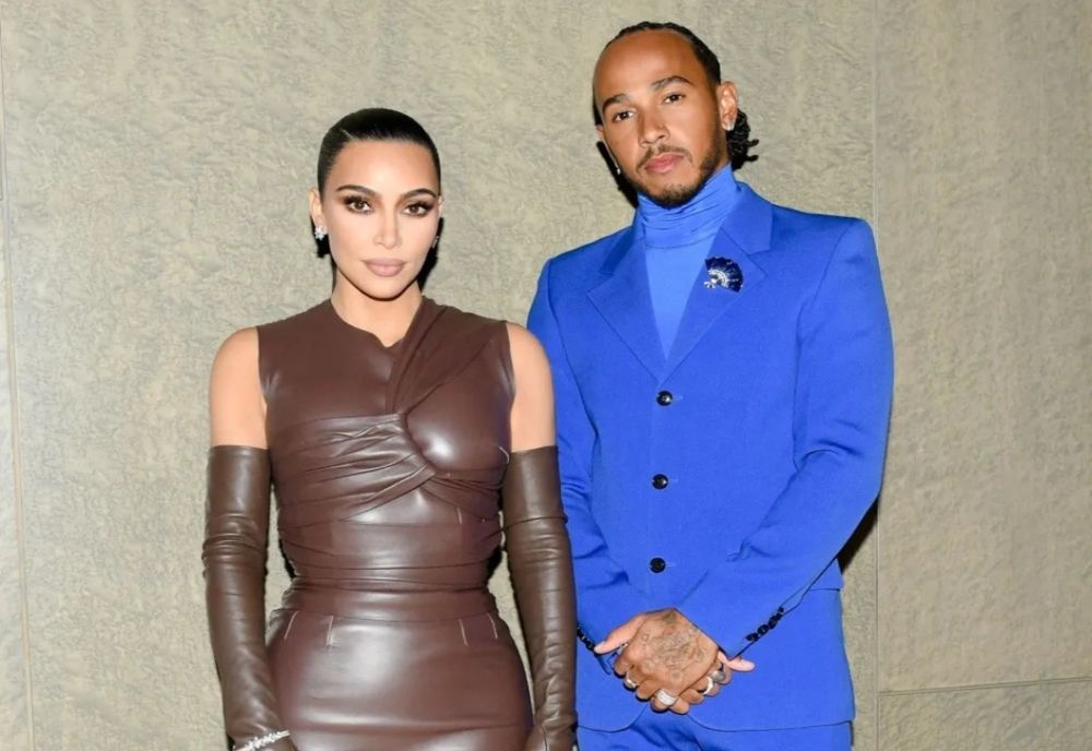 Momente surprinzătoare la Super Bowl! Kim Kardashian și Lewis Hamilton, pentru prima dată împreună: videoclipul care a aprins internetul