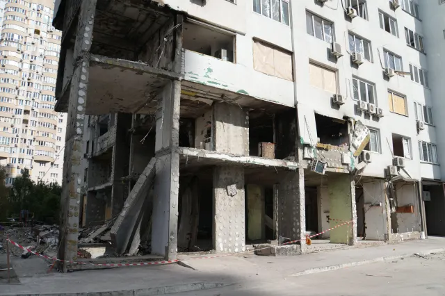 Atac rusesc asupra orașului Sumî: patru morți și șapte răniți după bombardamente cu bombe ghidate