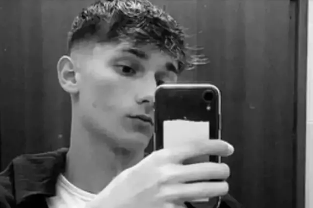 Român mort în Italia, după ce s-a izbit cu scuterul de un copac