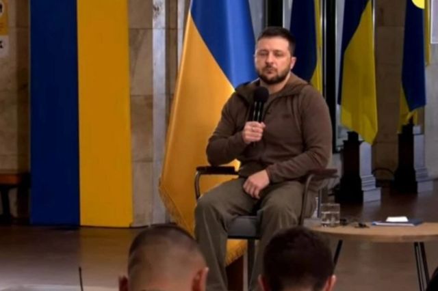  Kievul, sub presiune: Zelenski cere vot rapid pentru a evita blocajul financiar