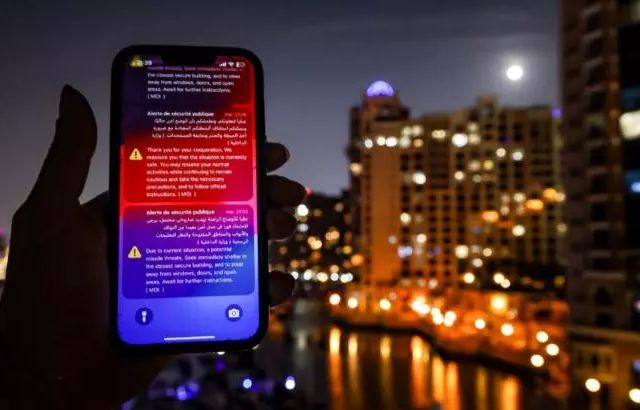 Dubai, sub cel mai intens atac cu rachete iraniene. Locuitorii au primit mesaje de alertă să se adăpostească