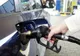 Motorina depășește 10 lei pe litru, Bolojan nu vrea tăieri: scumpirile în lanț aduc românii în pragul sărăciei. Scenariu îngrijorător: carburanți pe cartelă